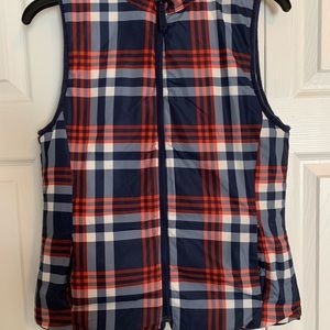 REVERSIBLE puffer vest!